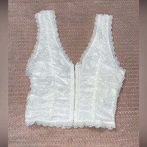 Crop top Size: XS Color: White